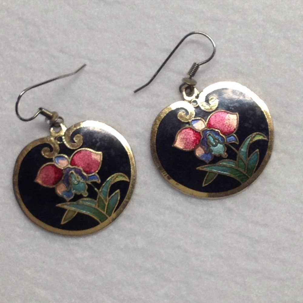 Faux Cloisonné Floral Motif Earrings